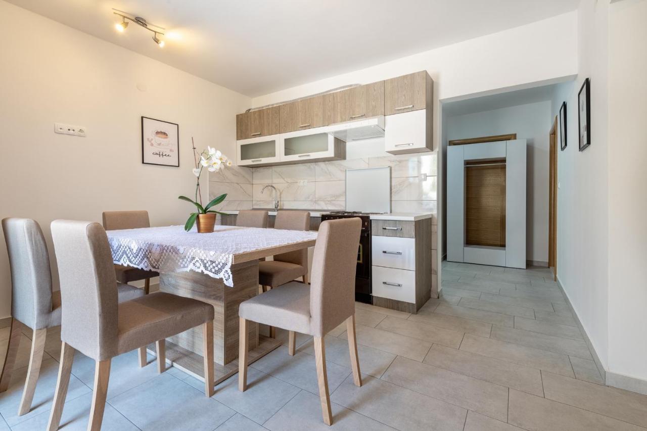 Apartments Mira Неум Экстерьер фото
